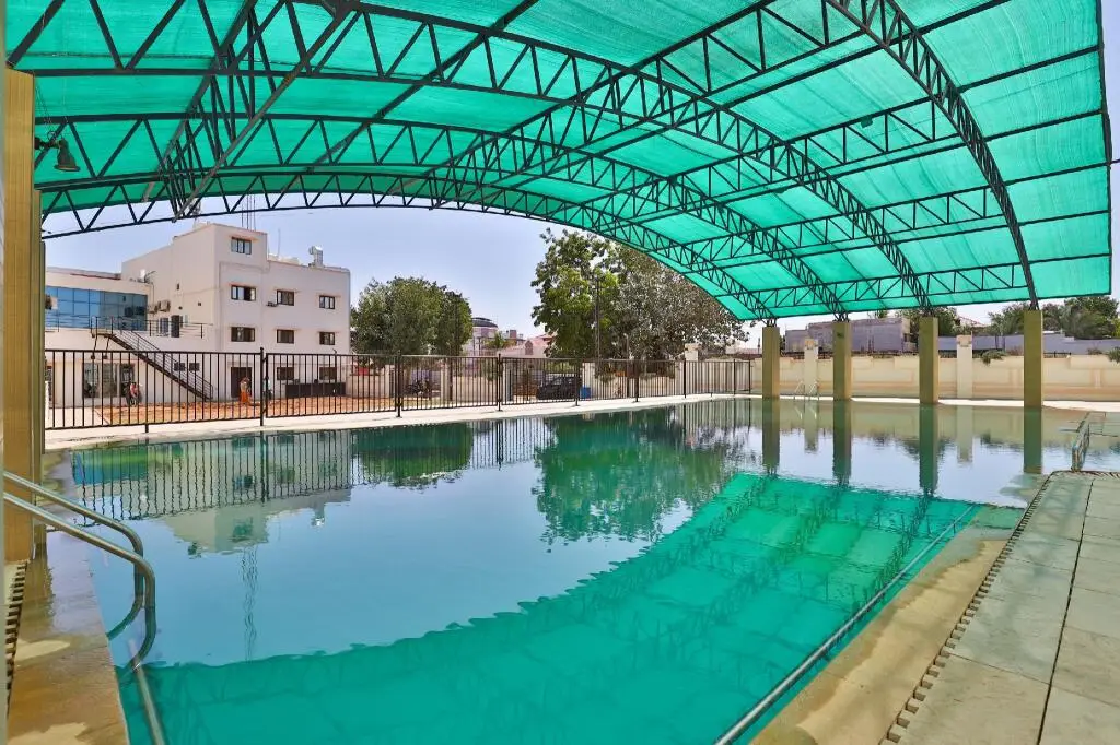 Бхудж: OYO 28448 Tree Top Residency