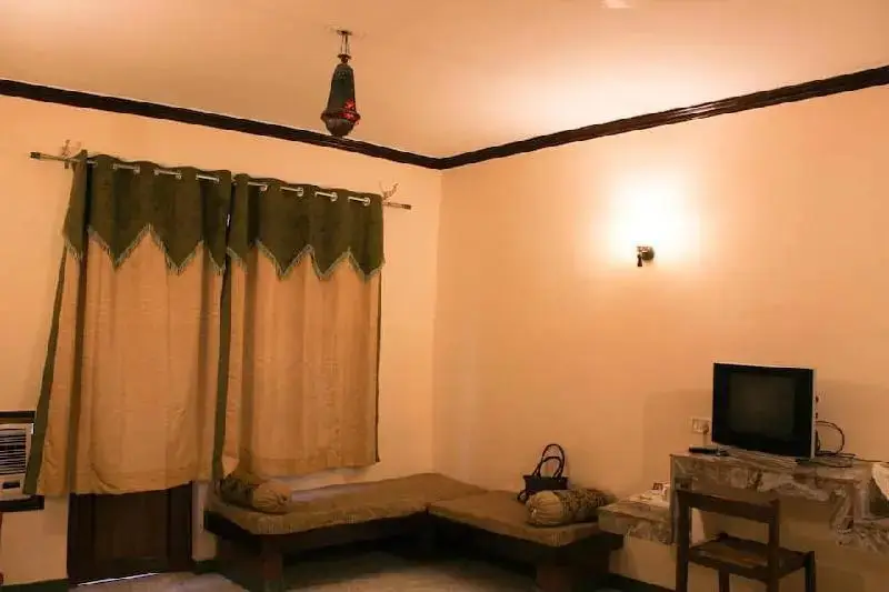 Наинитал: Kanwhizz Hum Tum Resort