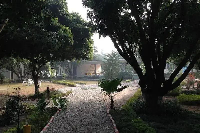 Наинитал: Kanwhizz Hum Tum Resort