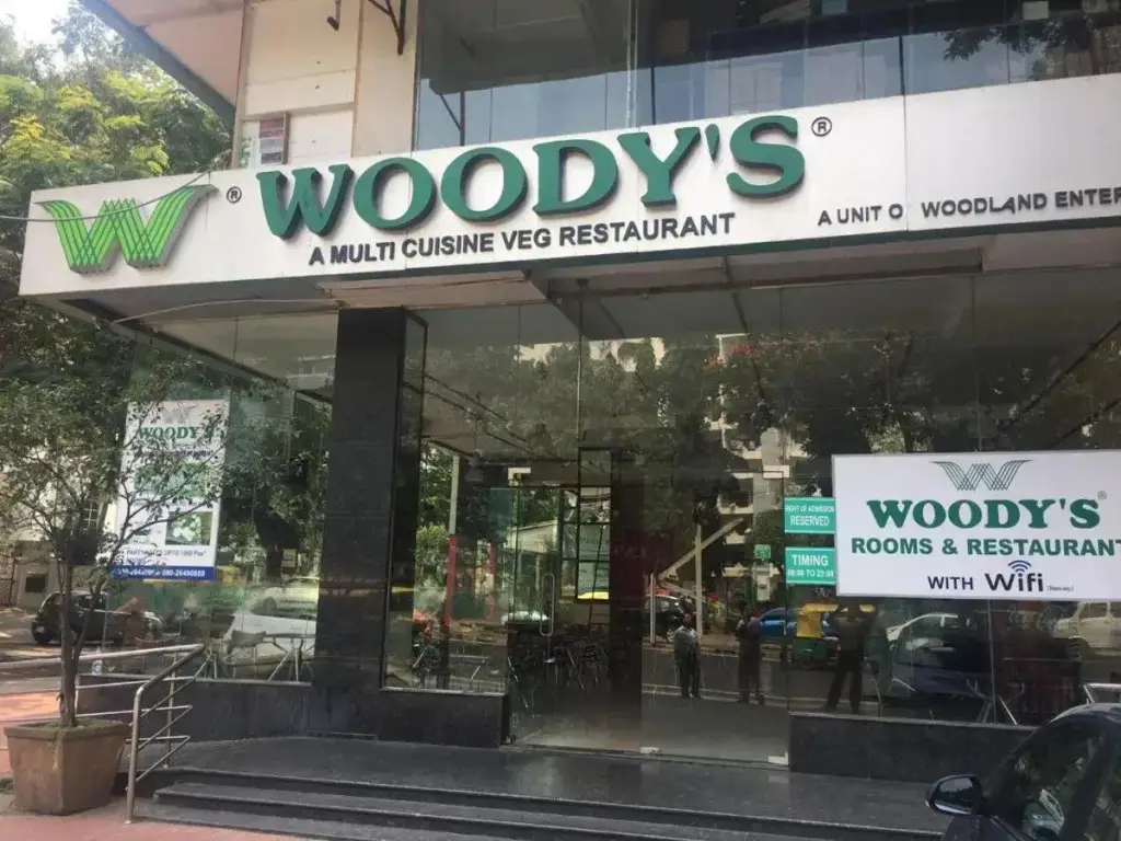 Бангалор: Woody's