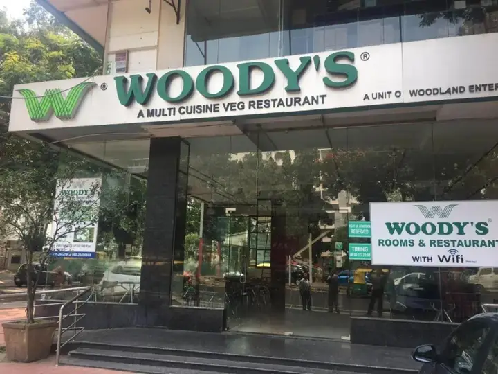 Бангалор: Woody's