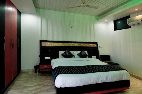 Нойда: Atitthe Residency Noida