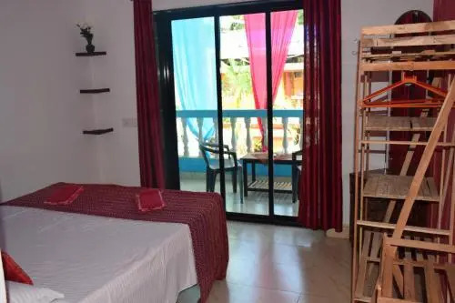 Арамбол: Happy Feet Guest House