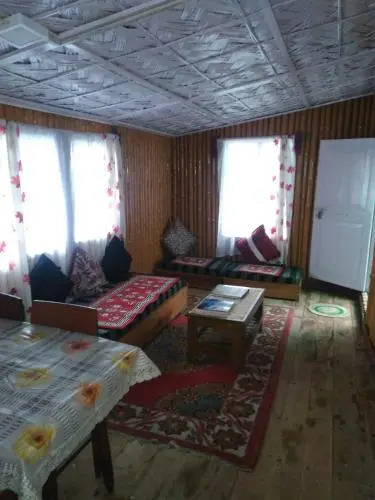 Наябазар: Vikkyz Homestay