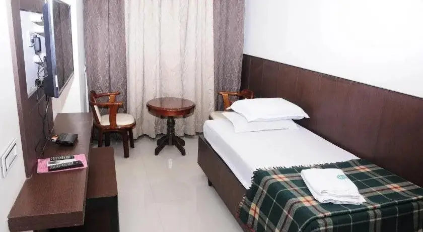 Раджамундри: Surya Hotel