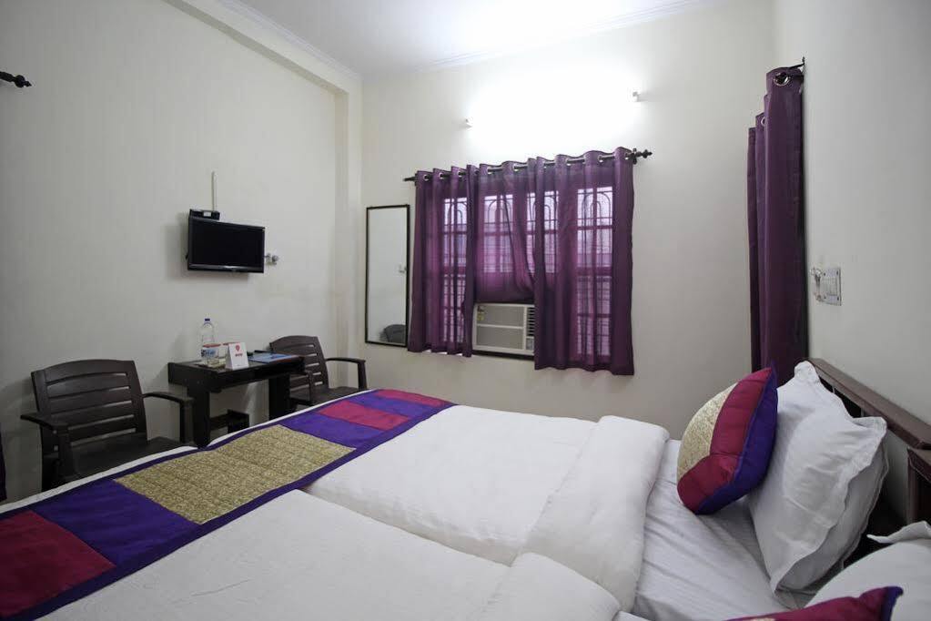 Барейлли: OYO Homes Rohilkhand Dental College