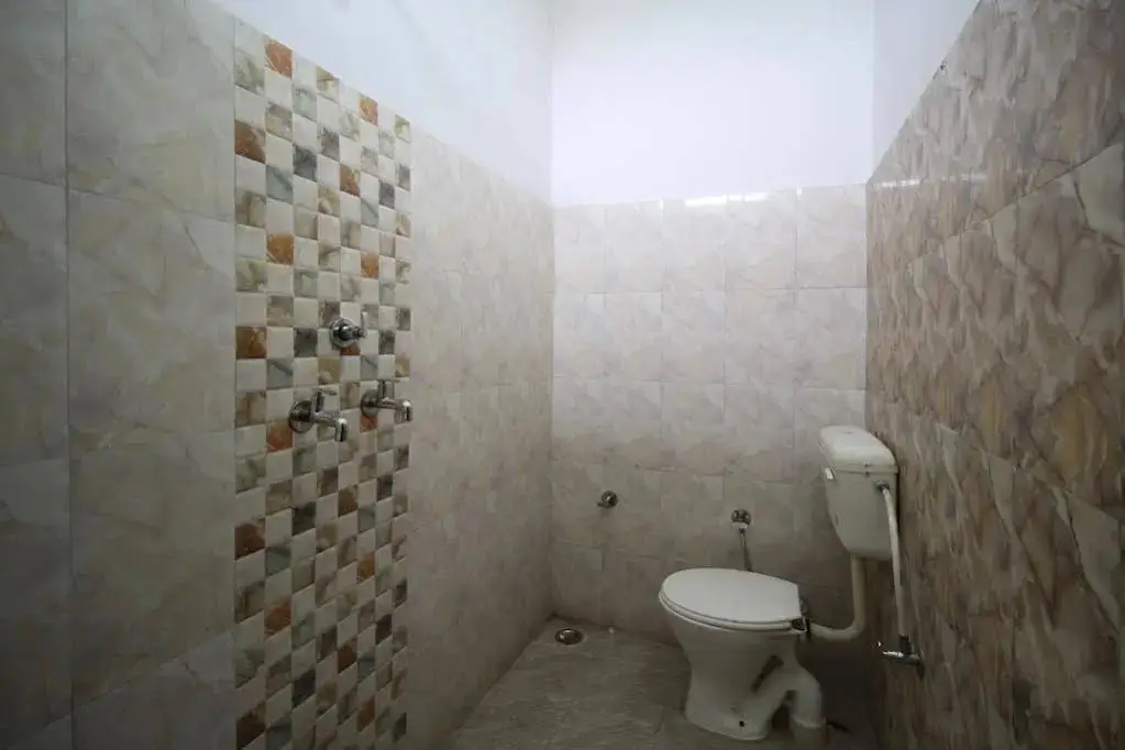 Барейлли: OYO Homes Rohilkhand Dental College