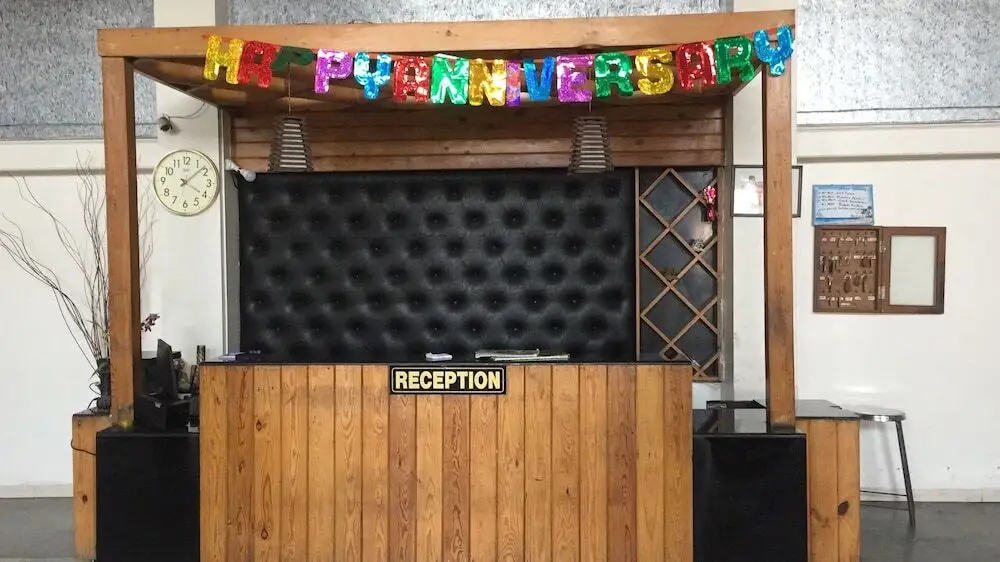 Хандала: Hotel Sheetal