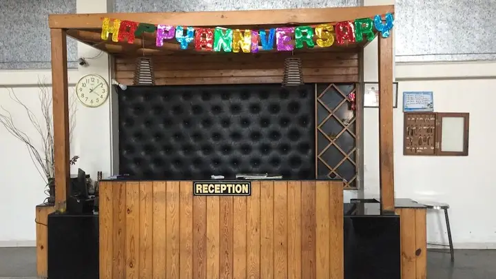 Хандала: Hotel Sheetal
