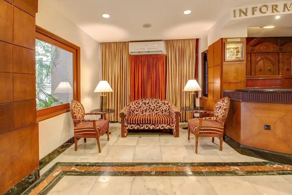 Вадодара: Hotel Yuvraj