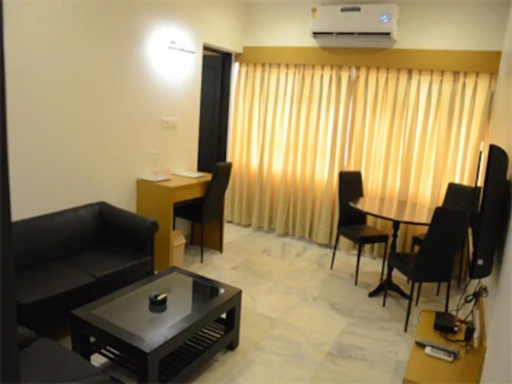 Вадодара: Hotel Yuvraj