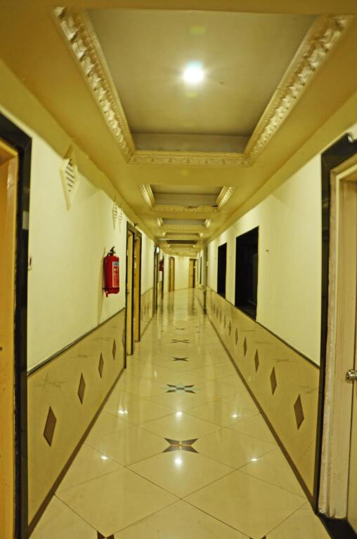 Колхапур: Hotel Rajat Executive