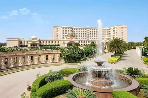Ramada by Wyndham Lucknow Hotel and Convention Center — фото 1
