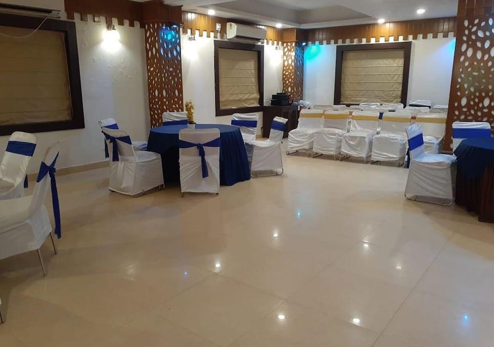 Бхубанешвар: Hotel Lal Qila