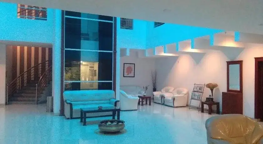 Чирайнкижу: Hotel Raj Residency