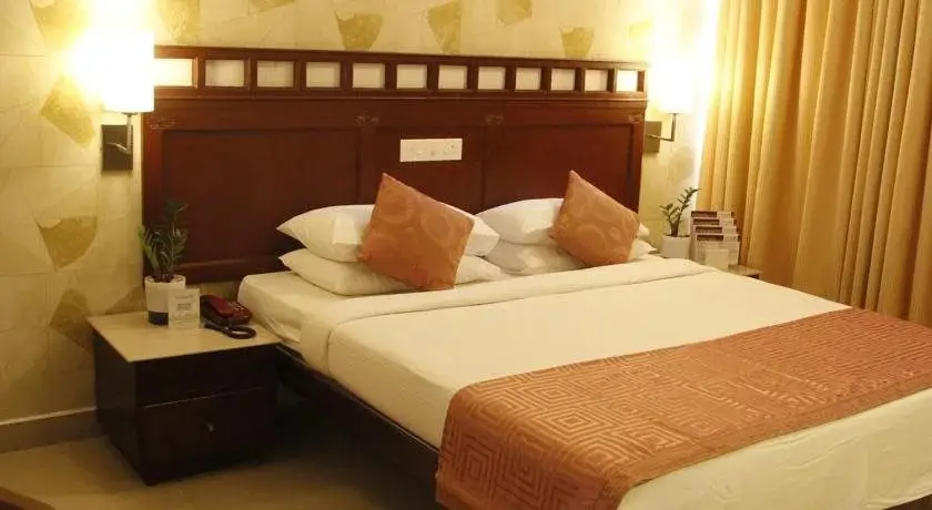 Чирайнкижу: Hotel Raj Residency