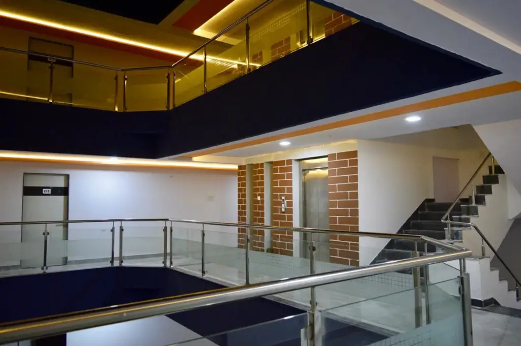Hotel Hilltop — фото 1