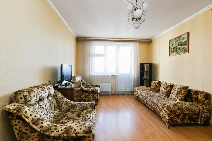 Москва: Cozy 2 Rooms Flat Near Metro Ulitsa 1905 Goda Apartments