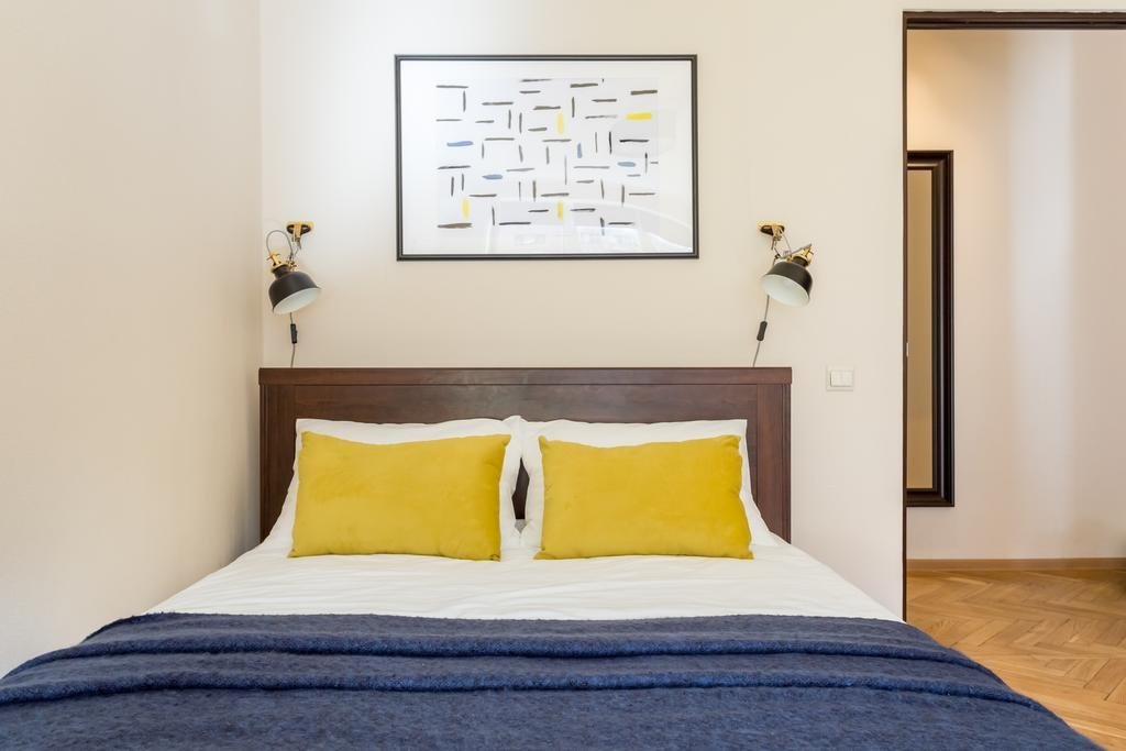 Москва: Dailyrooms Na Smolenskoy Apartments