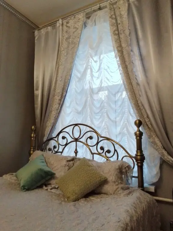 Санкт-Петербург: Меблированные Комнаты Flower House