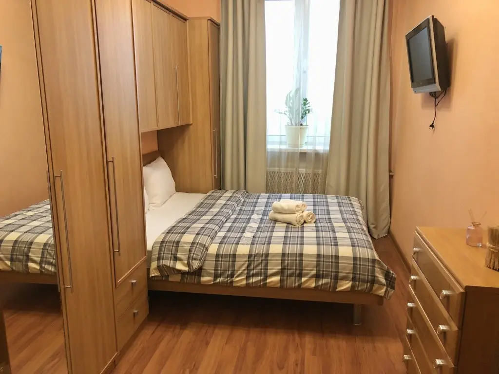 Москва: Goldapart Smolenskij 7 Apartments