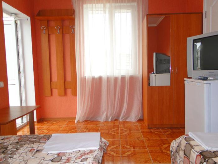 Витязево: Guest House Kristina