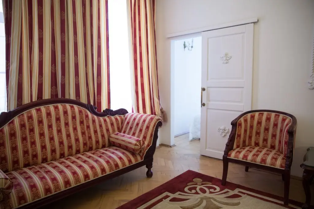 Санкт-Петербург: Gorod Rek Na Kirochnoj Apartments