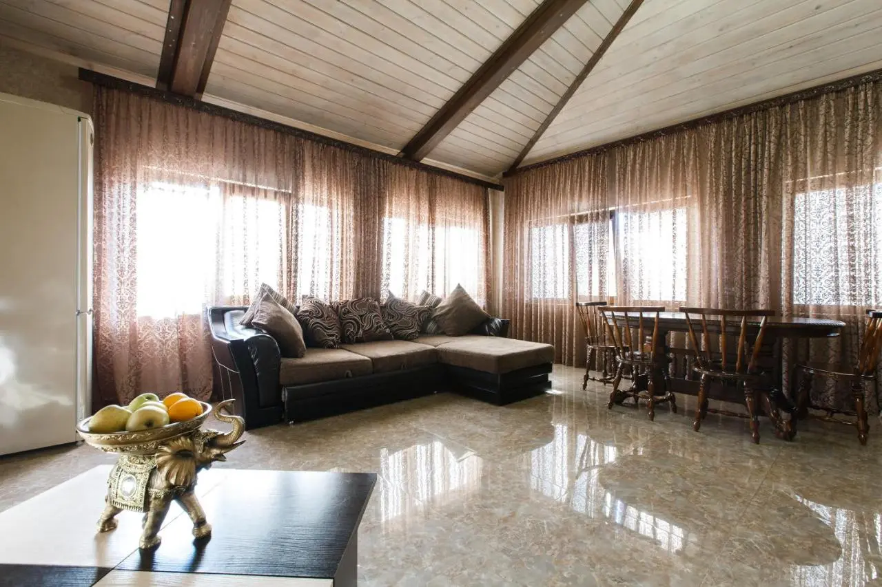 Адлер: Guest house Valensiya