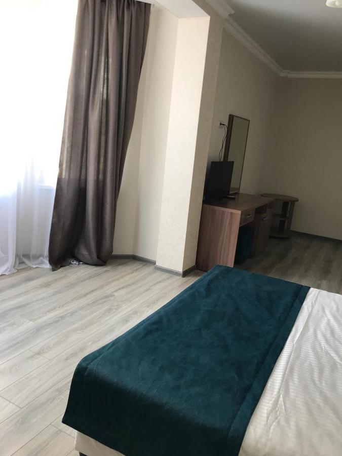 Вардане: Guest House Family