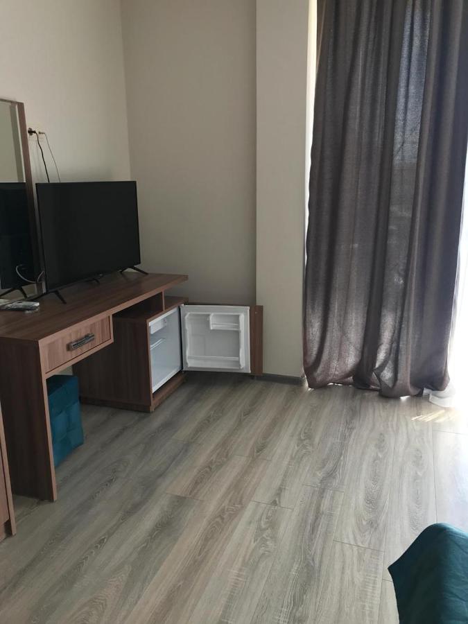 Вардане: Guest House Family