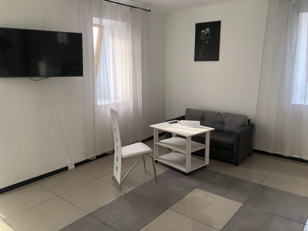 Калининград: Апартаменты House на Совхозной