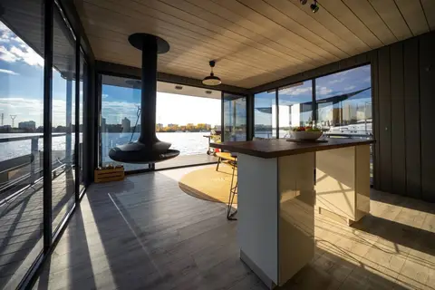 Дом HouseBoat — фото 1