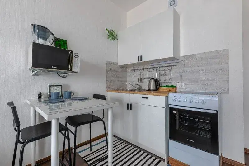 Санкт-Петербург: Kakadu on emb. Oktyabrskaya, 34, bldg. 4