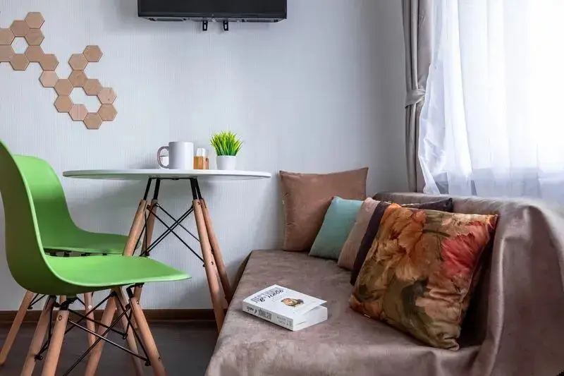 Санкт-Петербург: Kakadu on emb. Oktyabrskaya, 34, bldg. 5
