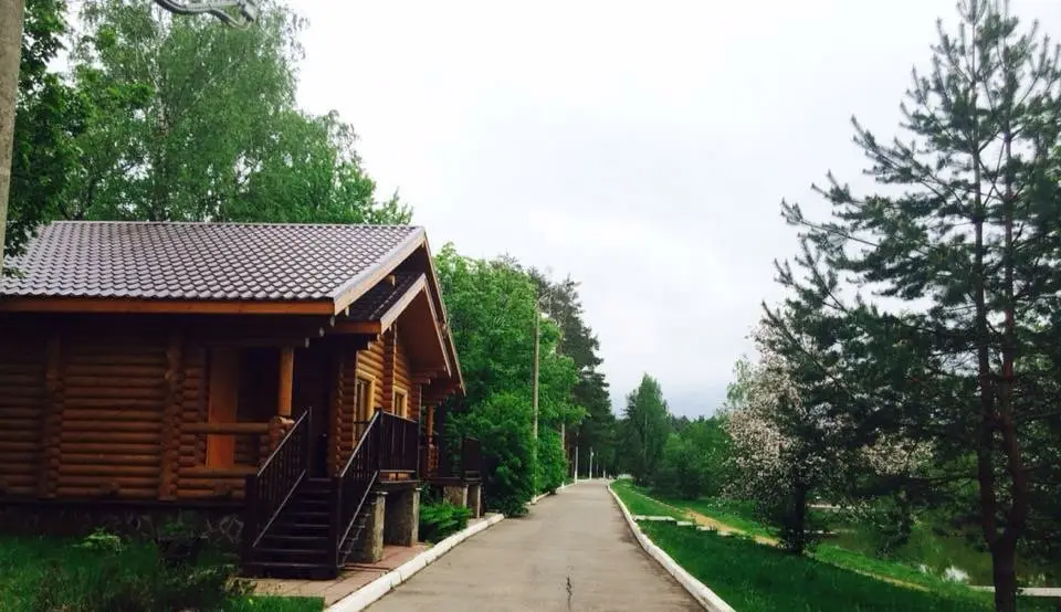Первая Алексеевка: База Отдыха Лесные Пруды