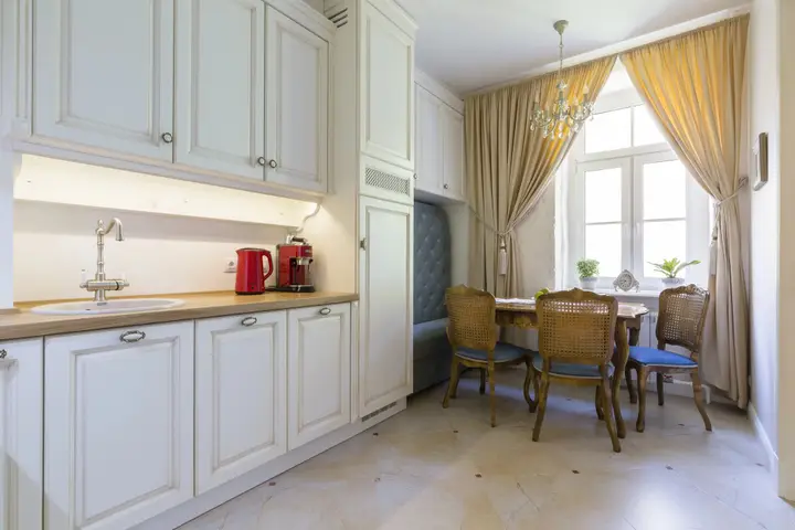 Санкт-Петербург: Апартаменты Life Inn near Kazan Cathedral