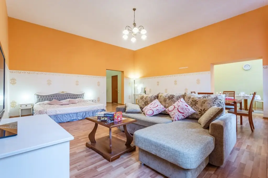 Санкт-Петербург: Liteyniy Prospekt 21 Apartments