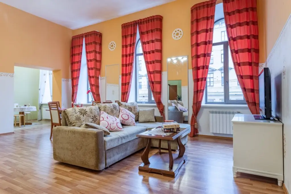 Санкт-Петербург: Liteyniy Prospekt 21 Apartments