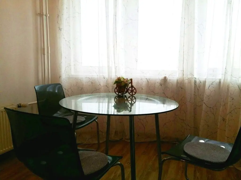 Санкт-Петербург: Metro Parnas Apartments