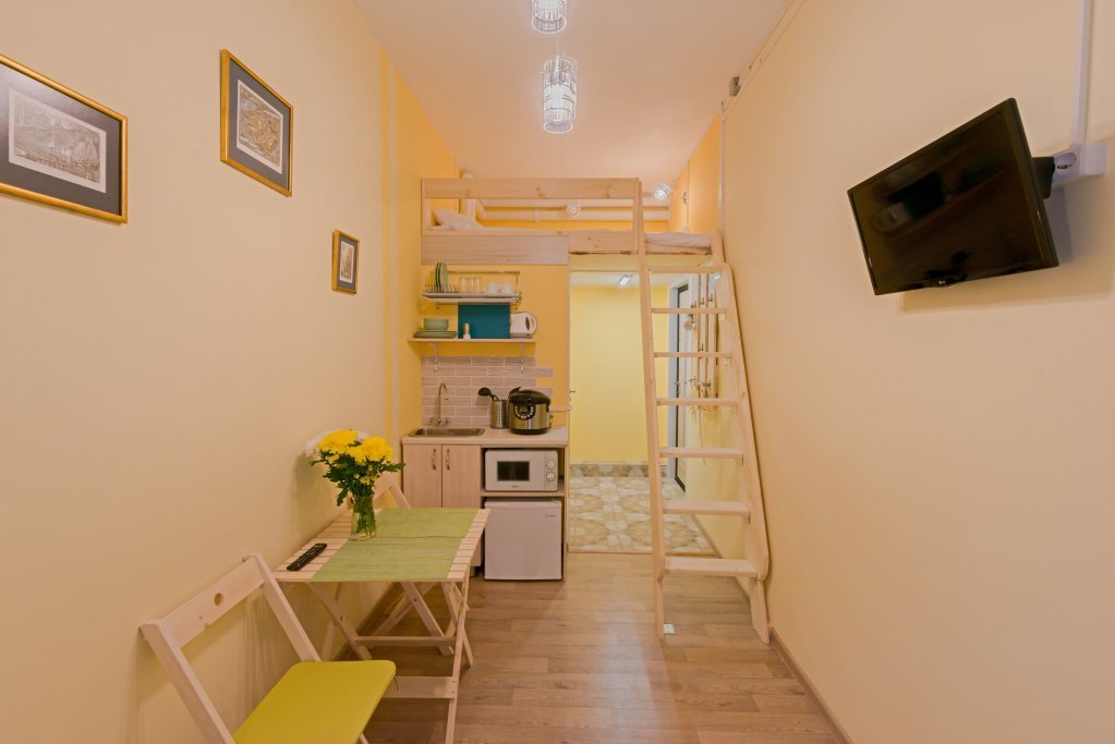 Санкт-Петербург: Na 6 Sovetskoj Yula Apartments
