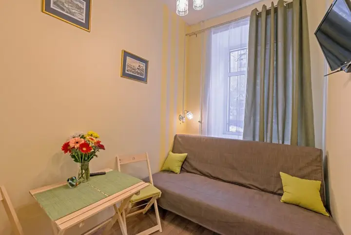Санкт-Петербург: Na 6 Sovetskoj Yula Apartments