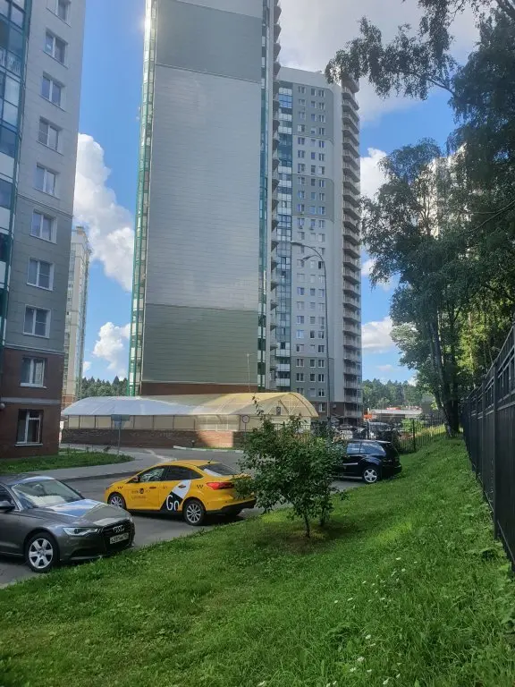 Красногорск: Апартаменты на Бульваре Космонавтов 4