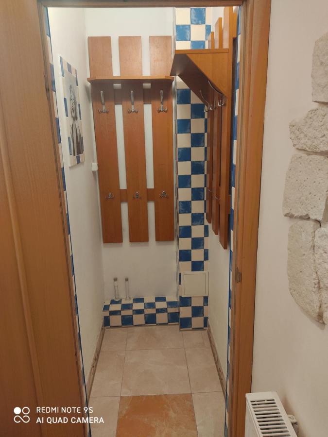 Зеленоградск: Квартира в Зеленоградске, Потёмкина, 19