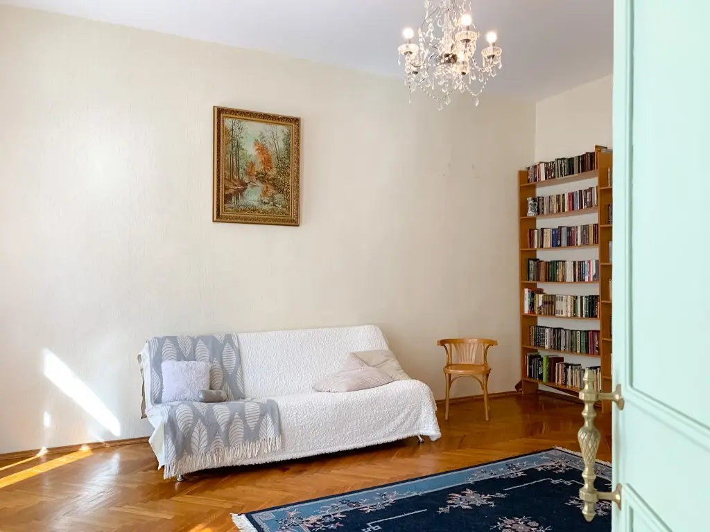 Санкт-Петербург: Na Sapernom Pereulke 8 Flat