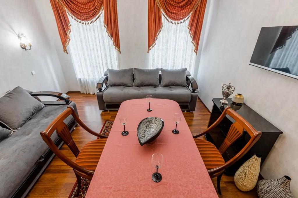 Санкт-Петербург: Апартаменты Nevsky 45 3 bedrooms & 2 bathrooms 8 persons