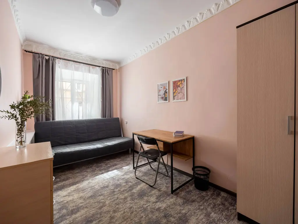Санкт-Петербург: Меблированные Комнаты N&V Room