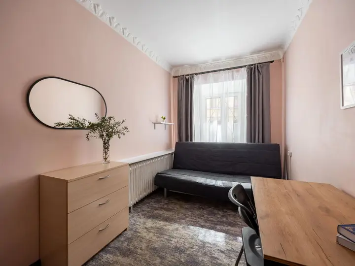 Санкт-Петербург: Меблированные Комнаты N&V Room