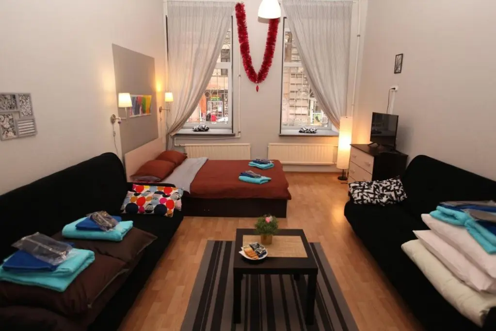 Санкт-Петербург: Okna Guest House