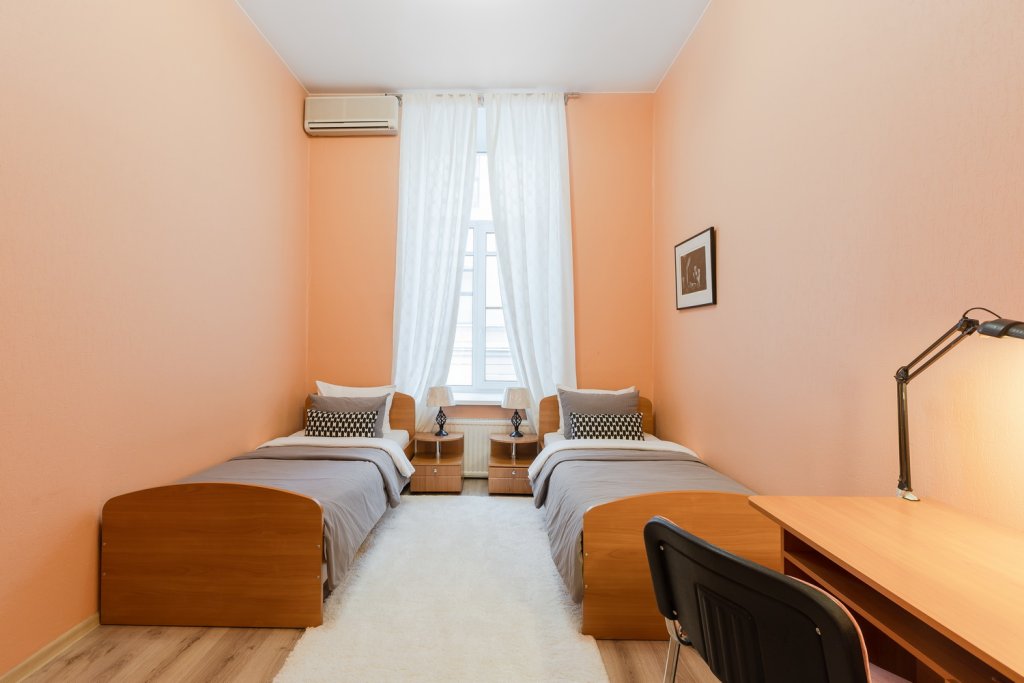 Санкт-Петербург: Апартаменты Nevsky 90 - 3 bedrooms & 2 bathrooms 10 persons
