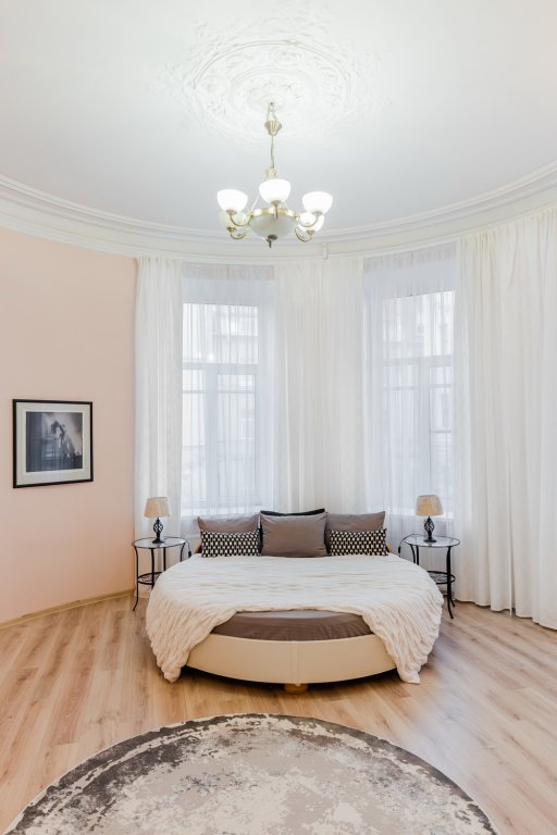 Санкт-Петербург: Апартаменты Nevsky 90 - 3 bedrooms & 2 bathrooms 10 persons